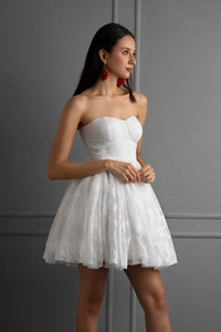 Dreaming - white voluminous strapless mini dress