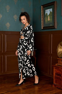 Living in the moment - cutout maxi dress in abstract print